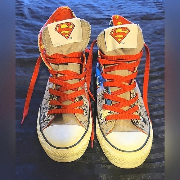 DC Comics Superman Converse Unisex Hi Top Sneaker M5/W7 - Picture 2 of 7